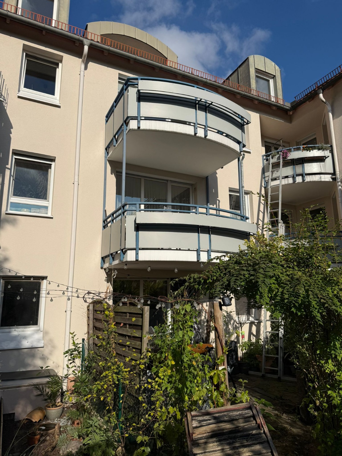 Professional cleaning and maintenance of stainless steel, aluminum, and copper facades.